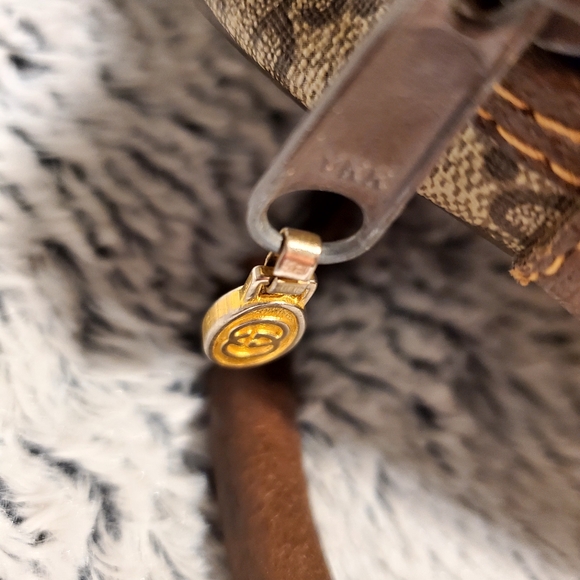 ❌❌❌SOLD❌❌❌ Authentic GUCCI vintage shoulder bag - Picture 5 of 12
